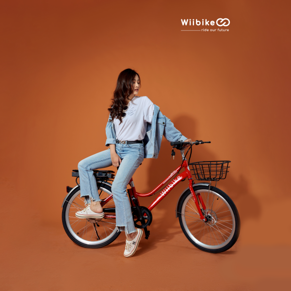Xe đạp trợ lực điện màu đỏ Summer Wiibike